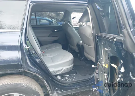 2020 Toyota Highlander Xle z USA, uszkodzony, nr VIN 5TDHZRBH2LS048620